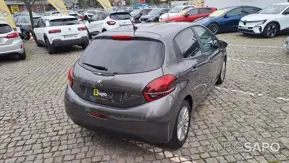 Peugeot 208 1.2 PureTech Life Signature de 2019