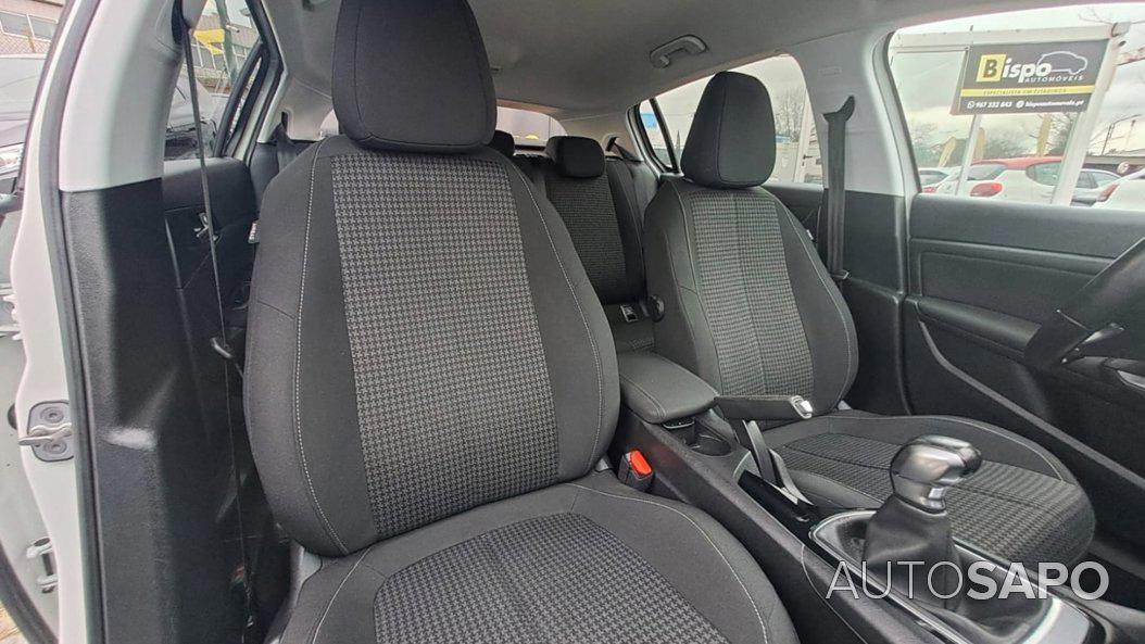 Peugeot 308 1.2 PureTech Style J17 de 2017