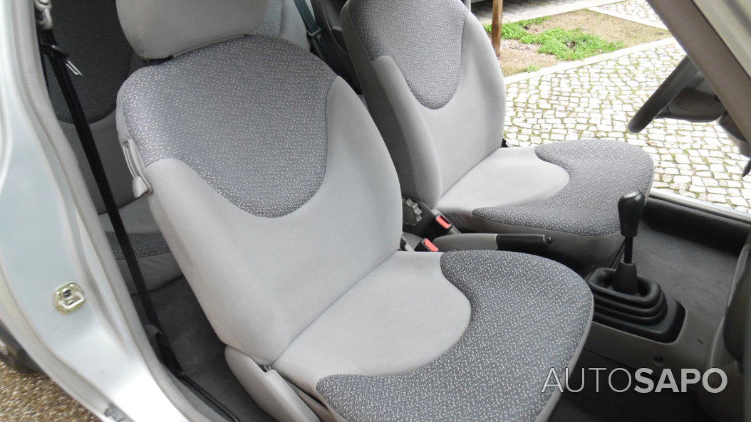 Nissan Micra 1.0 LX de 2001