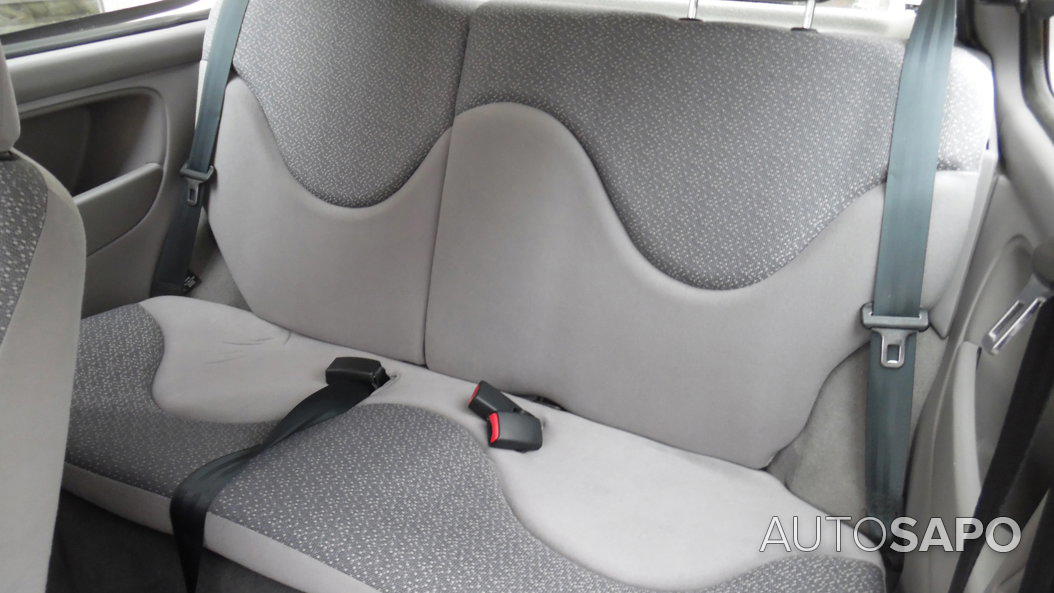 Nissan Micra 1.0 LX de 2001