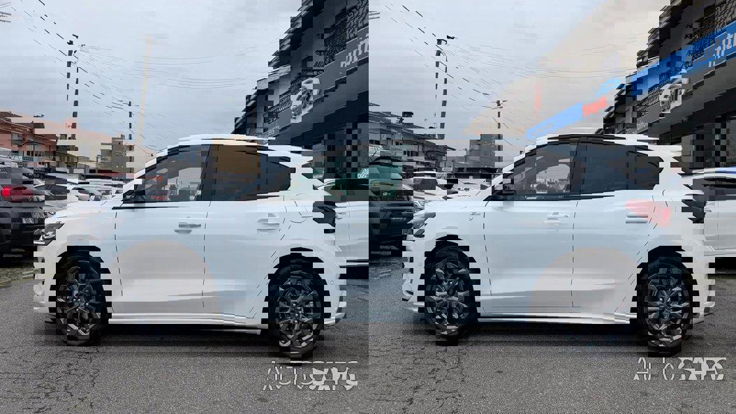 Ford Focus 1.0 EcoBoost MHEV ST-Line de 2025