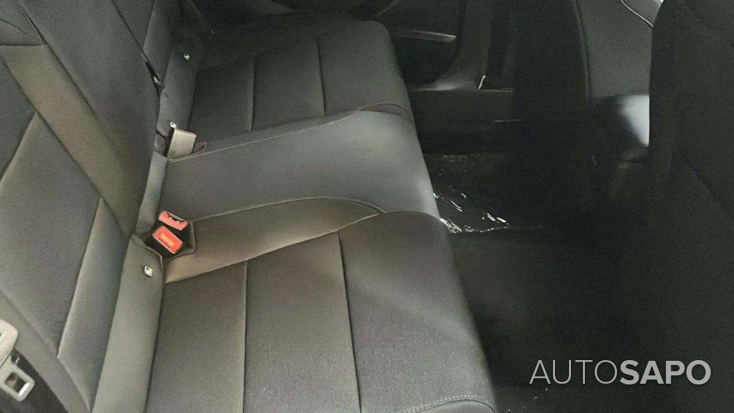 MG MG4 64 kWh Luxury de 2025