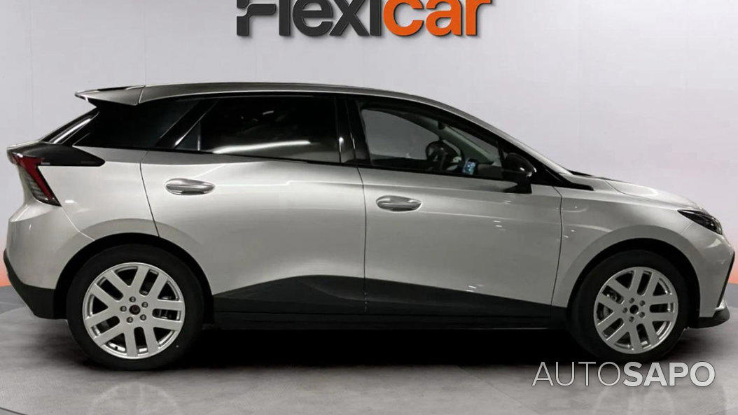 MG MG4 64 kWh Luxury de 2025