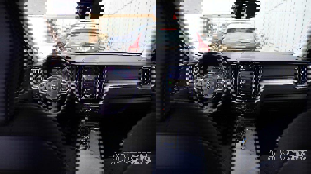 Volvo XC60 2.0 B4 Momentum Plus de 2021