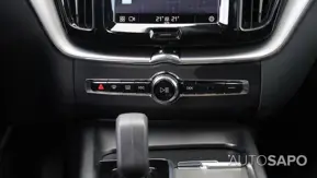 Volvo XC60 2.0 B4 Momentum Plus de 2021