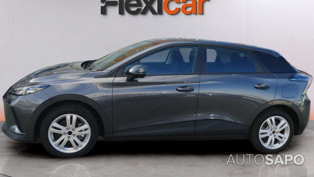 MG MG4 51 kWh Standard de 2025