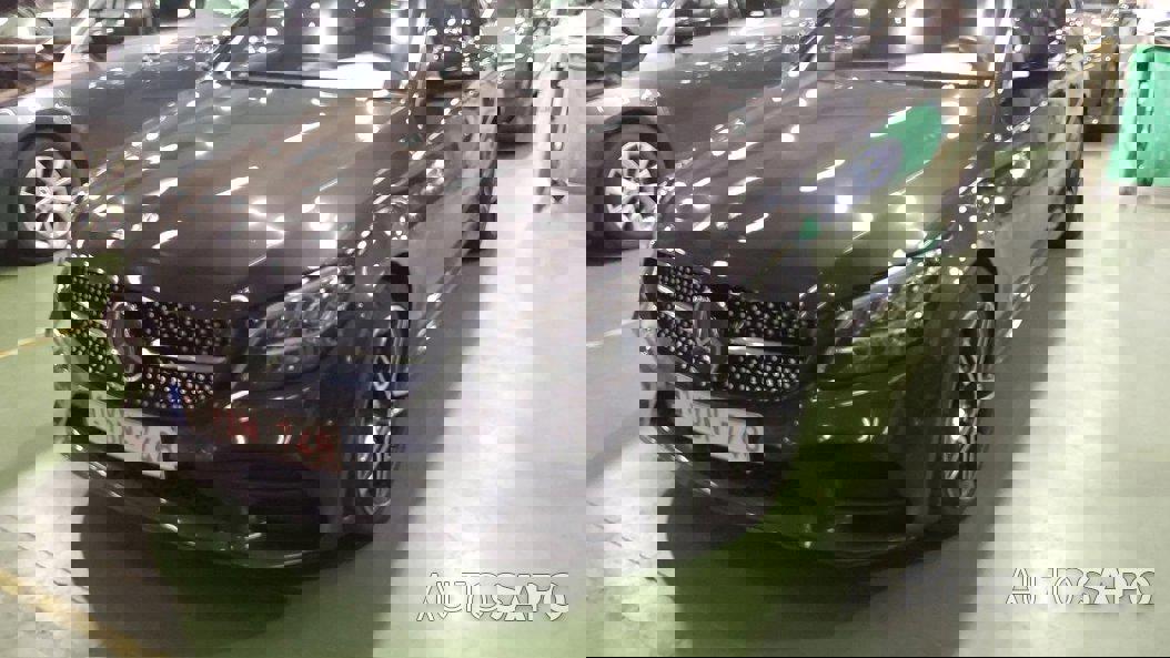 Mercedes-Benz Classe C 300 de AMG Line de 2020