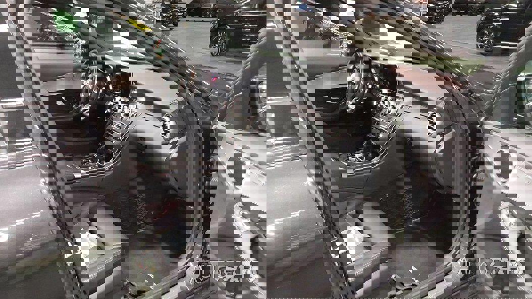 Mercedes-Benz Classe C 300 de AMG Line de 2020