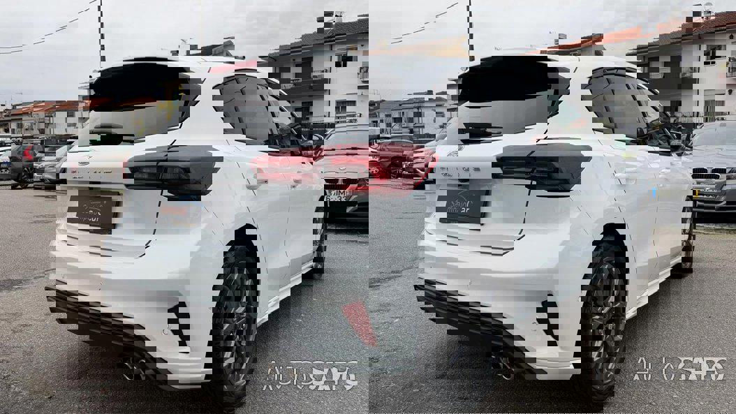 Ford Focus 1.0 EcoBoost MHEV ST-Line de 2025