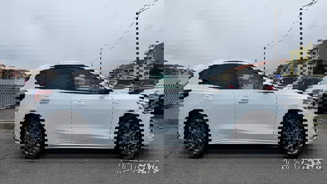 Ford Focus 1.0 EcoBoost MHEV ST-Line de 2025