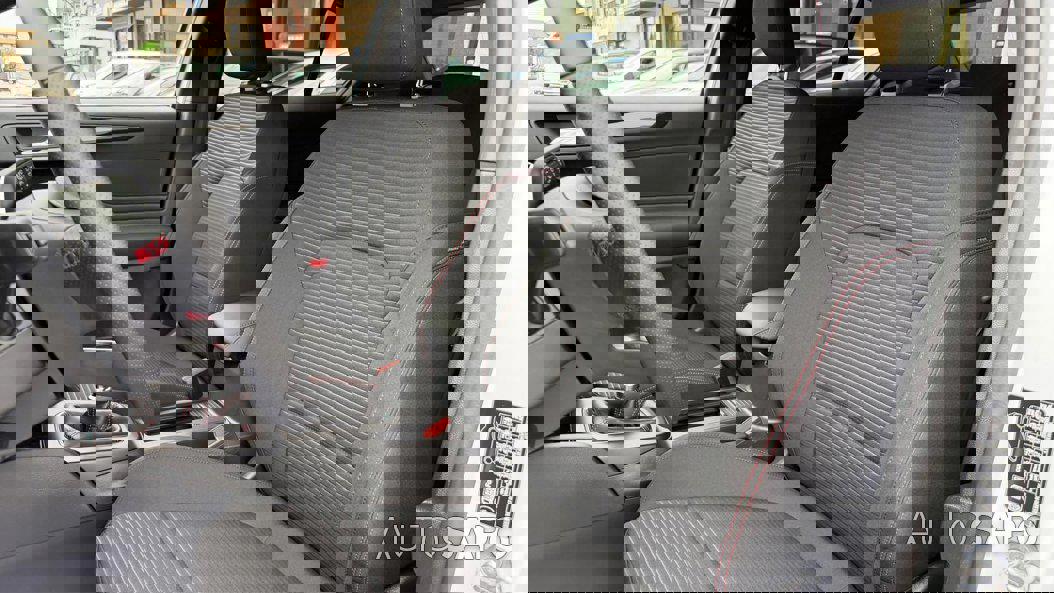 Ford Focus 1.0 EcoBoost MHEV ST-Line de 2025