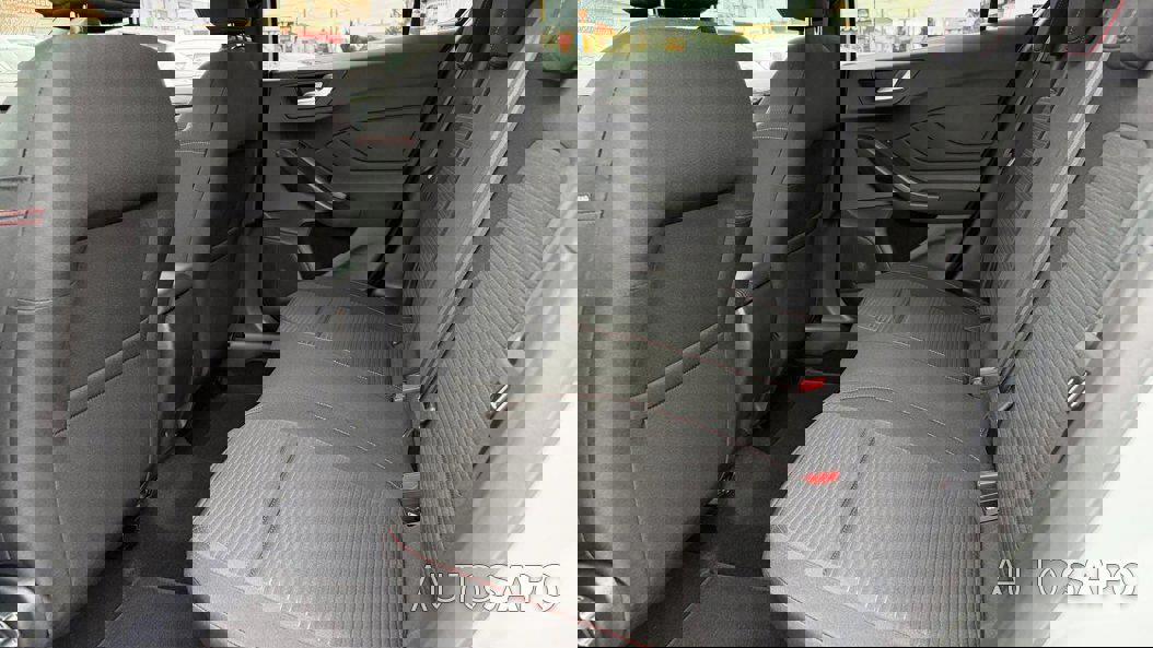 Ford Focus 1.0 EcoBoost MHEV ST-Line de 2025