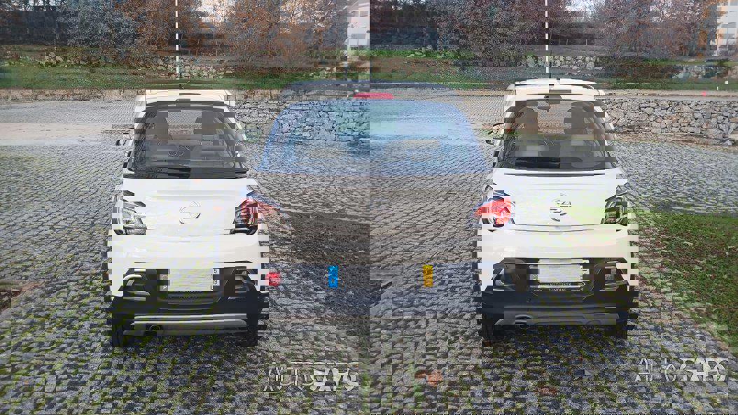 Opel Adam 1.0 T Rocks de 2015