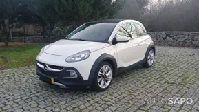 Opel Adam 1.0 T Rocks de 2015