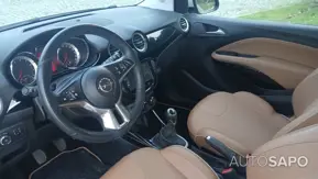 Opel Adam 1.0 T Rocks de 2015