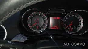 Opel Adam 1.0 T Rocks de 2015