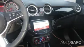 Opel Adam 1.0 T Rocks de 2015