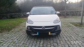 Opel Adam 1.0 T Rocks de 2015