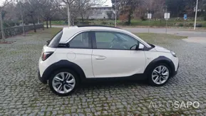 Opel Adam 1.0 T Rocks de 2015