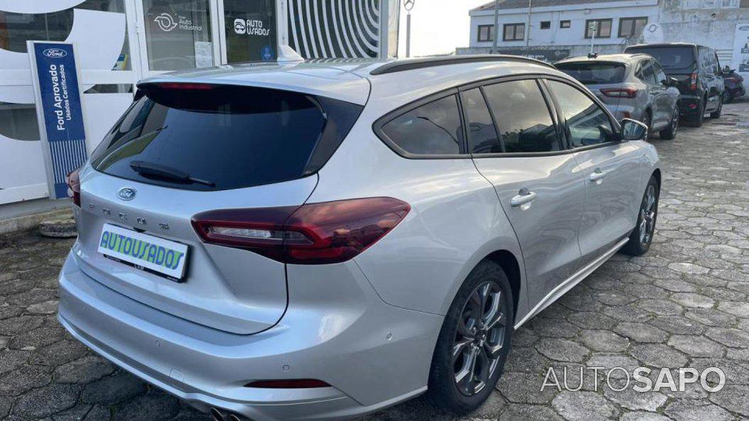 Ford Focus 1.0 EcoBoost MHEV ST-Line de 2024