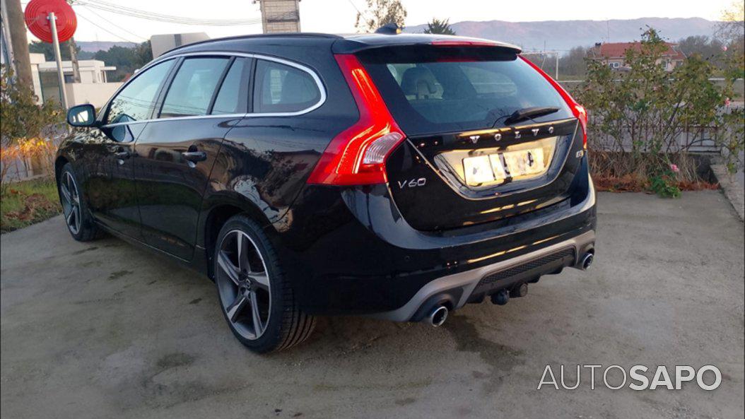 Volvo V60 2.0 D3 R-Design Momentum de 2015
