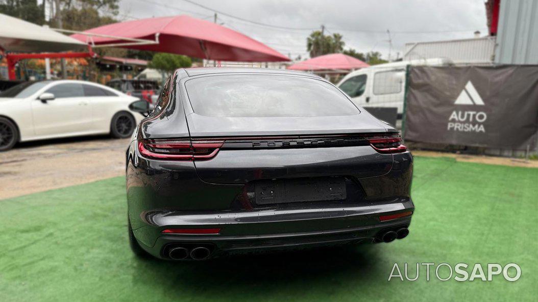 Porsche Panamera 4 E-Hybrid de 2020