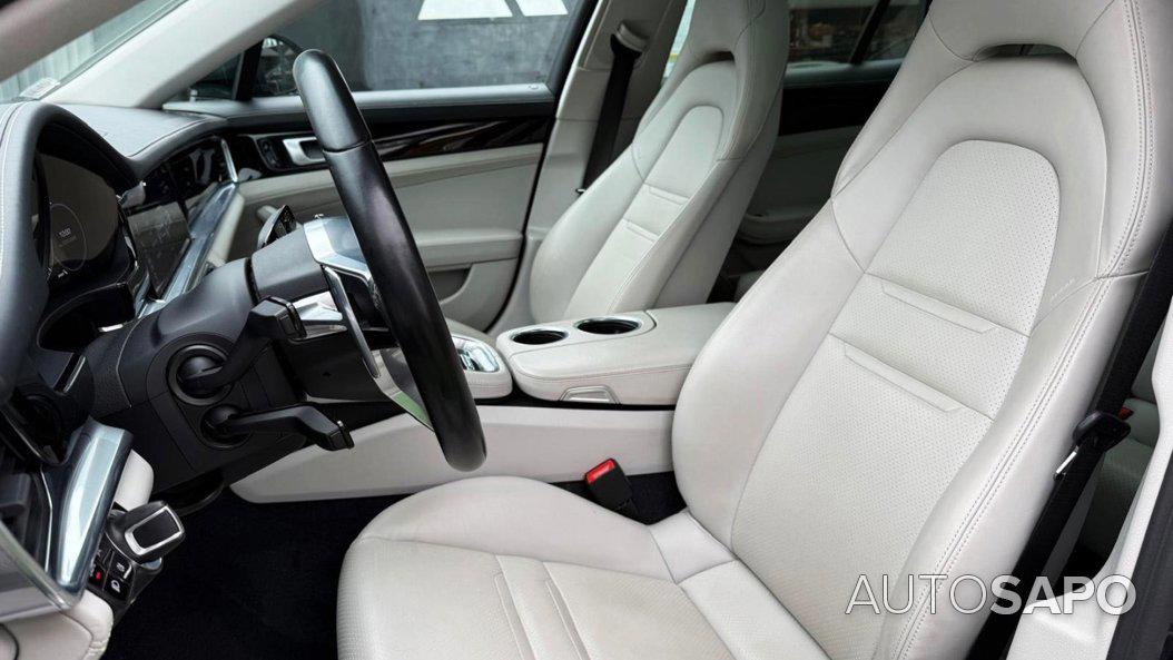 Porsche Panamera 4 E-Hybrid de 2020