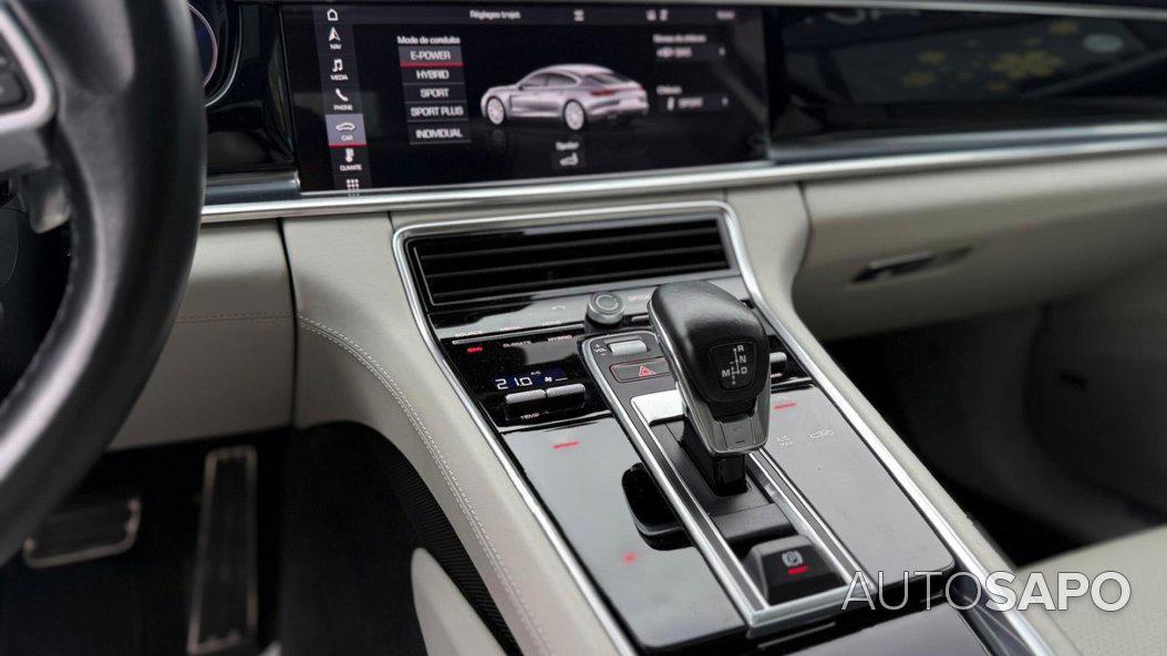 Porsche Panamera 4 E-Hybrid de 2020