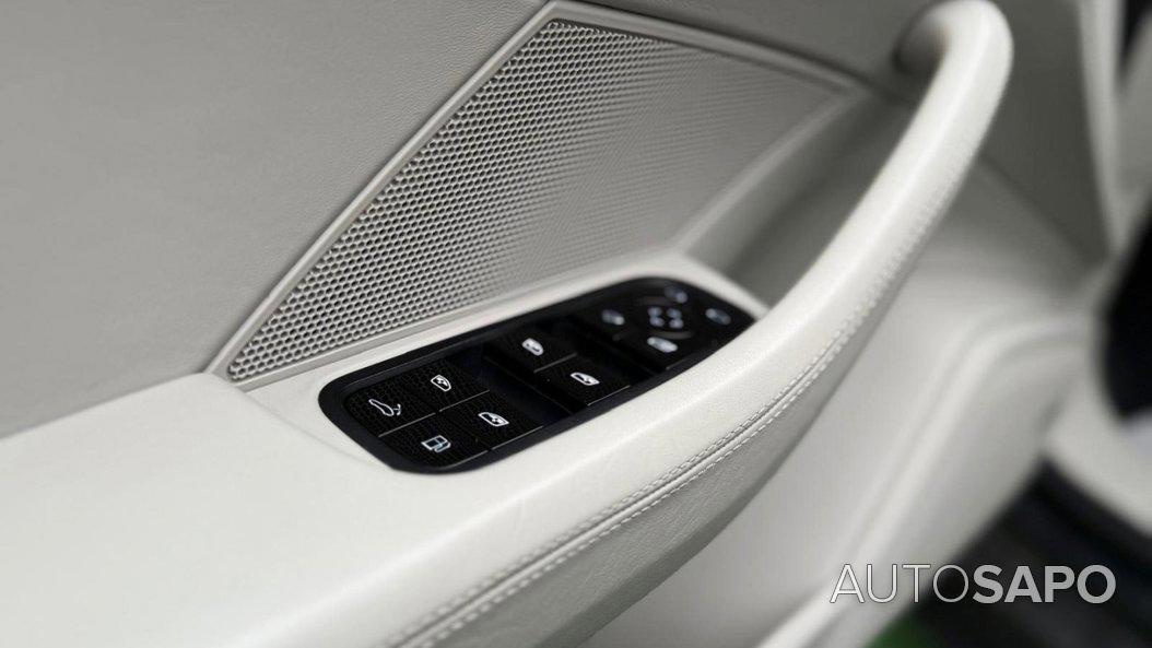 Porsche Panamera 4 E-Hybrid de 2020