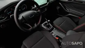 Ford Focus 1.0 EcoBoost MHEV ST-Line de 2025