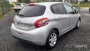 Peugeot 208 de 2015