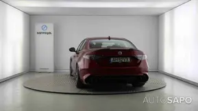Alfa Romeo Giulia 2.9 Bi-Turbo Quadrifoglio AT8 de 2021