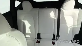 Tesla Model Y Long-Range RWD de 2024