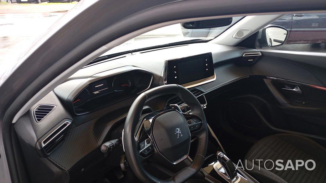 Peugeot 2008 1.2 PureTech Active Pack EAT8 de 2021