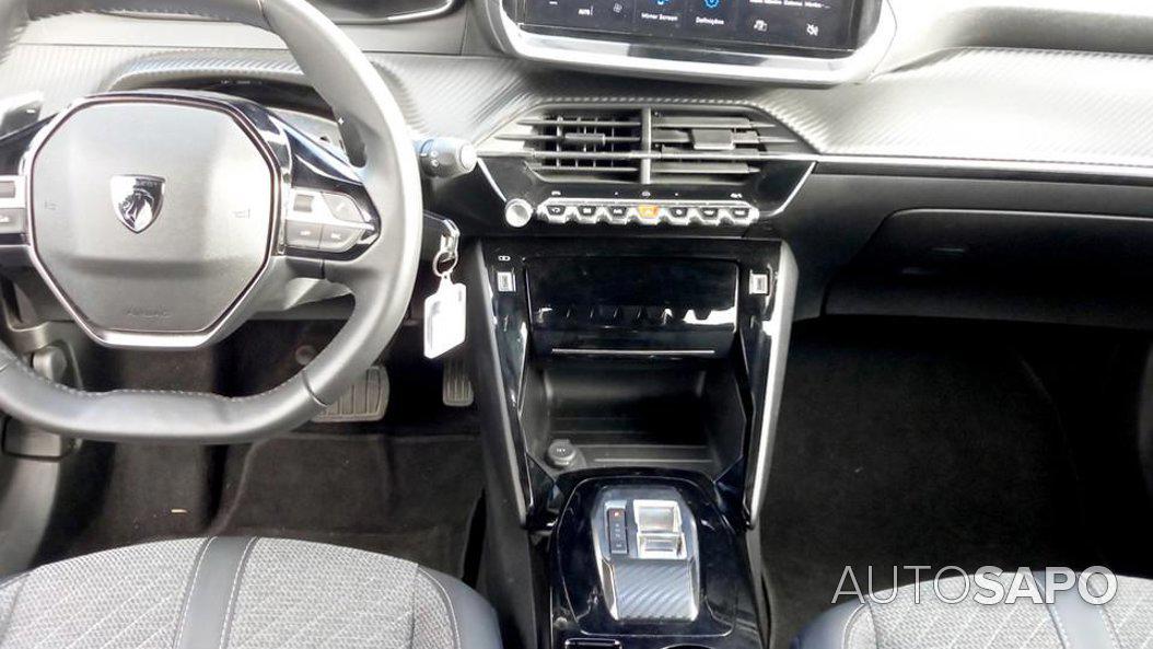 Peugeot 2008 1.2 PureTech Allure EAT8 de 2025