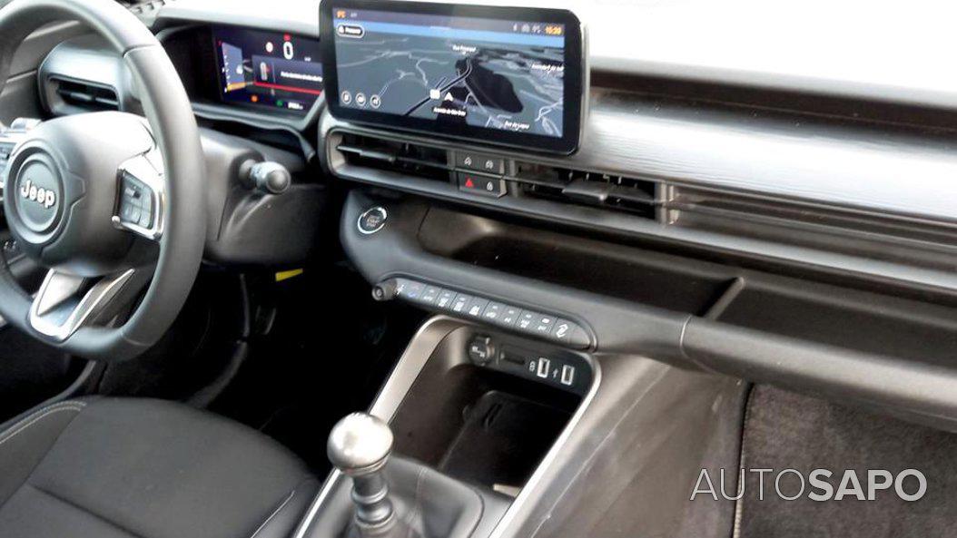 Jeep Avenger 1.2 GSE T3 Altitude de 2024