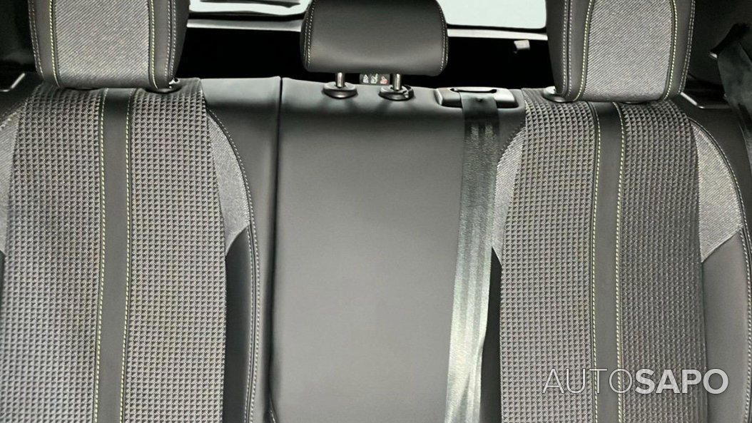 Peugeot E-208 de 2025