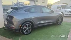 Ford Mustang Mach-E Alargada de 2021