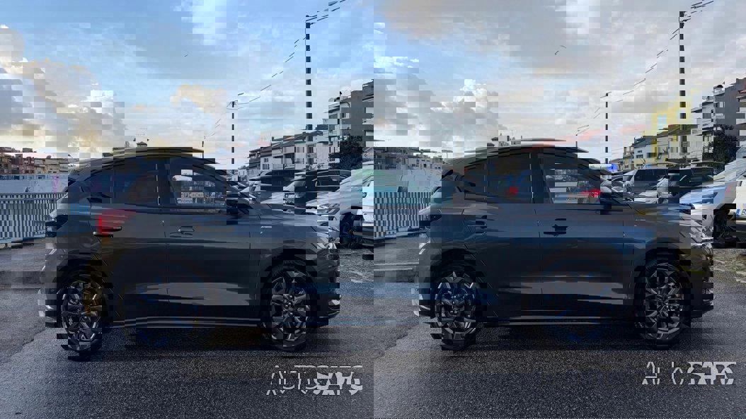 Ford Focus 1.0 EcoBoost MHEV ST-Line de 2025