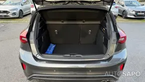 Ford Focus 1.0 EcoBoost MHEV ST-Line de 2025