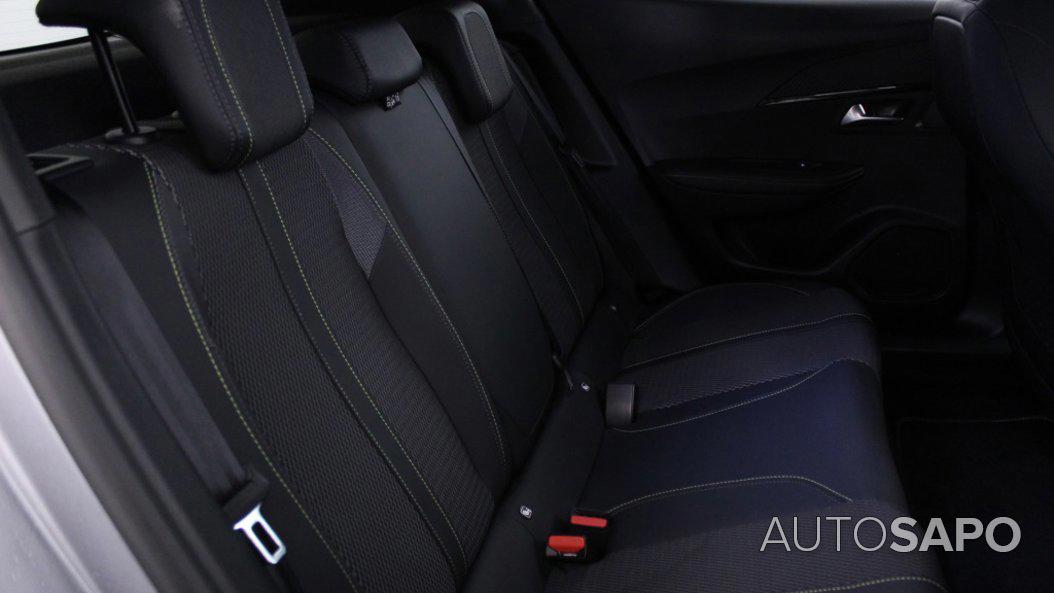 Peugeot e-2008 de 2025