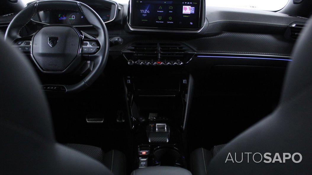 Peugeot e-2008 de 2025