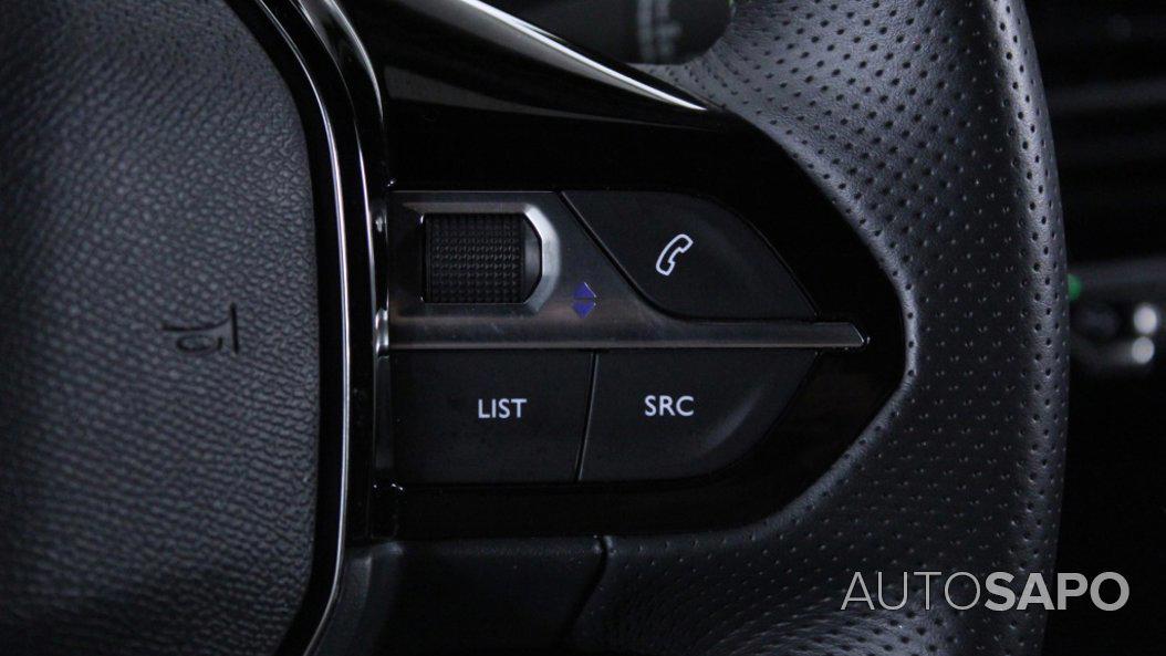 Peugeot e-2008 de 2025