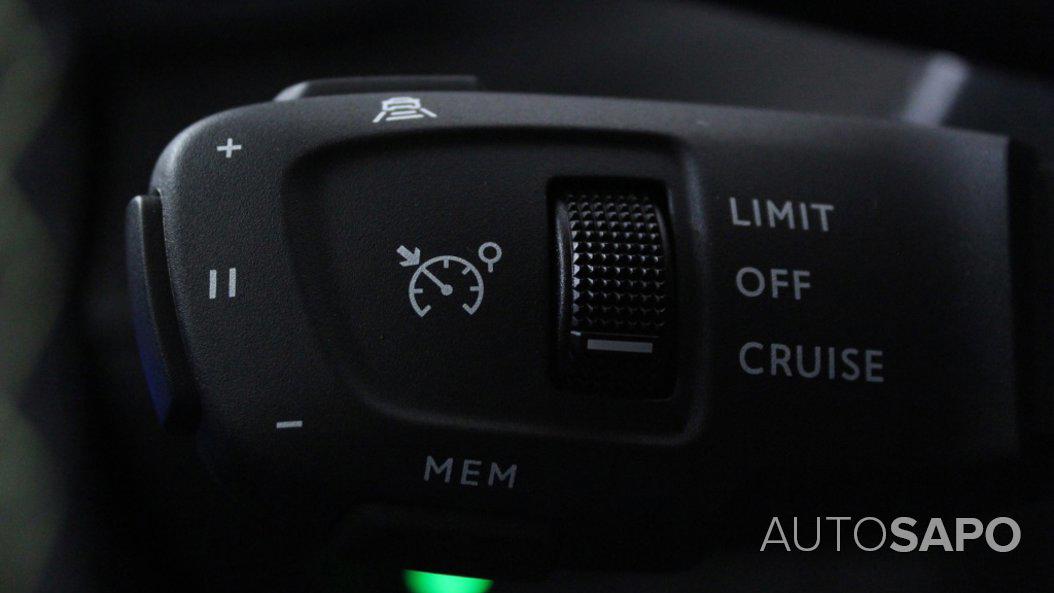 Peugeot e-2008 de 2025