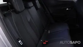 Peugeot e-2008 de 2025