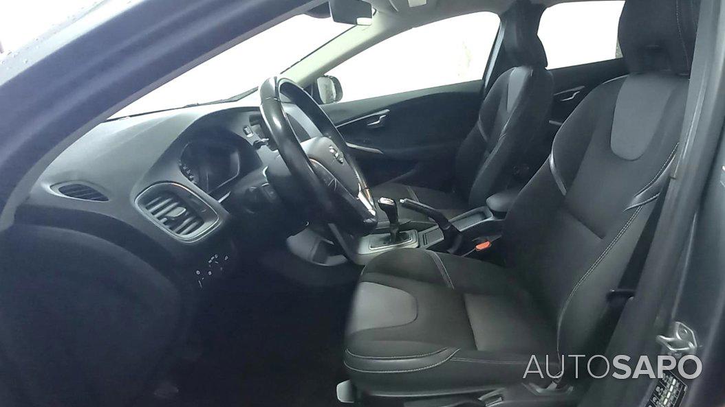 Volvo V40 2.0 D3 Momentum de 2019