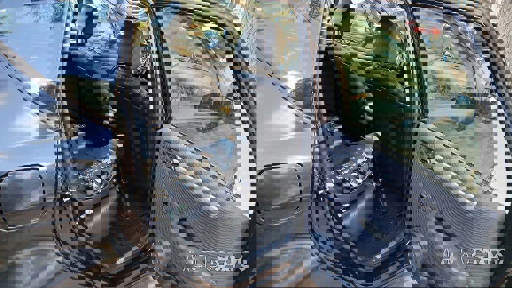 Mercedes-Benz 180 2.4 D de 2011