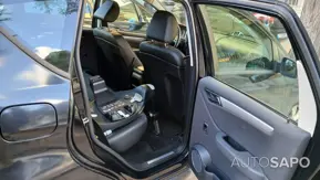 Mercedes-Benz 180 2.4 D de 2011