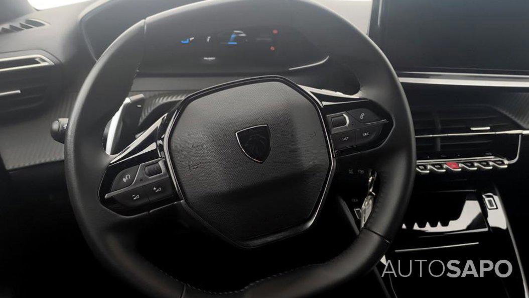 Peugeot 2008 1.2 PureTech Allure EAT8 de 2025