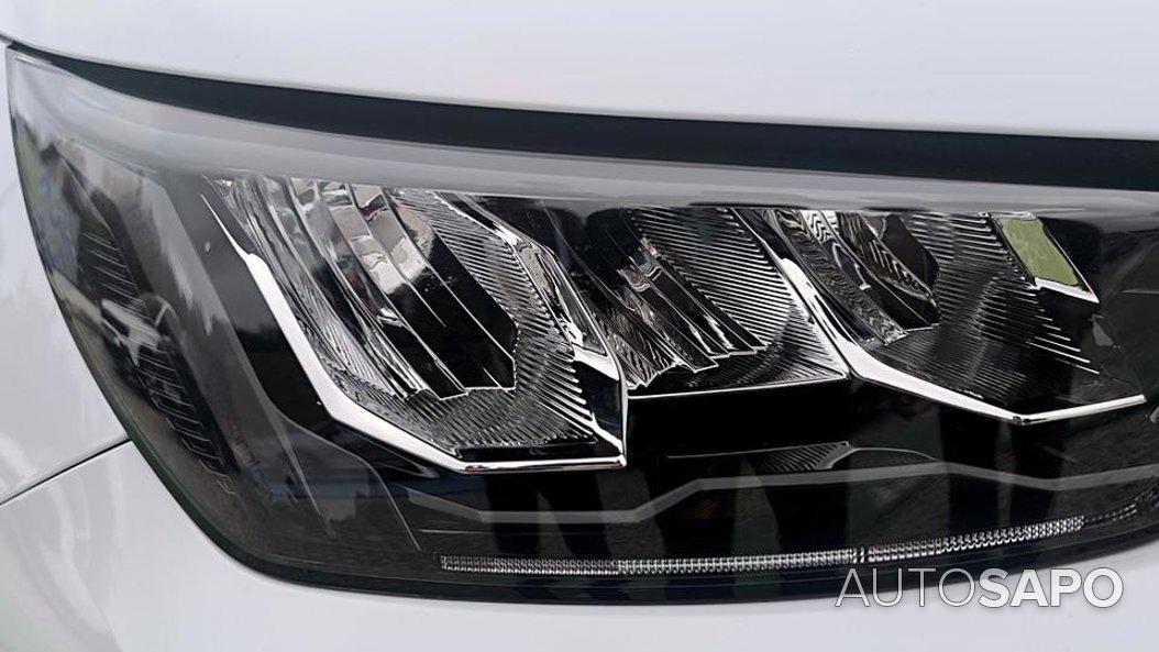 Peugeot 2008 1.2 PureTech Allure EAT8 de 2025